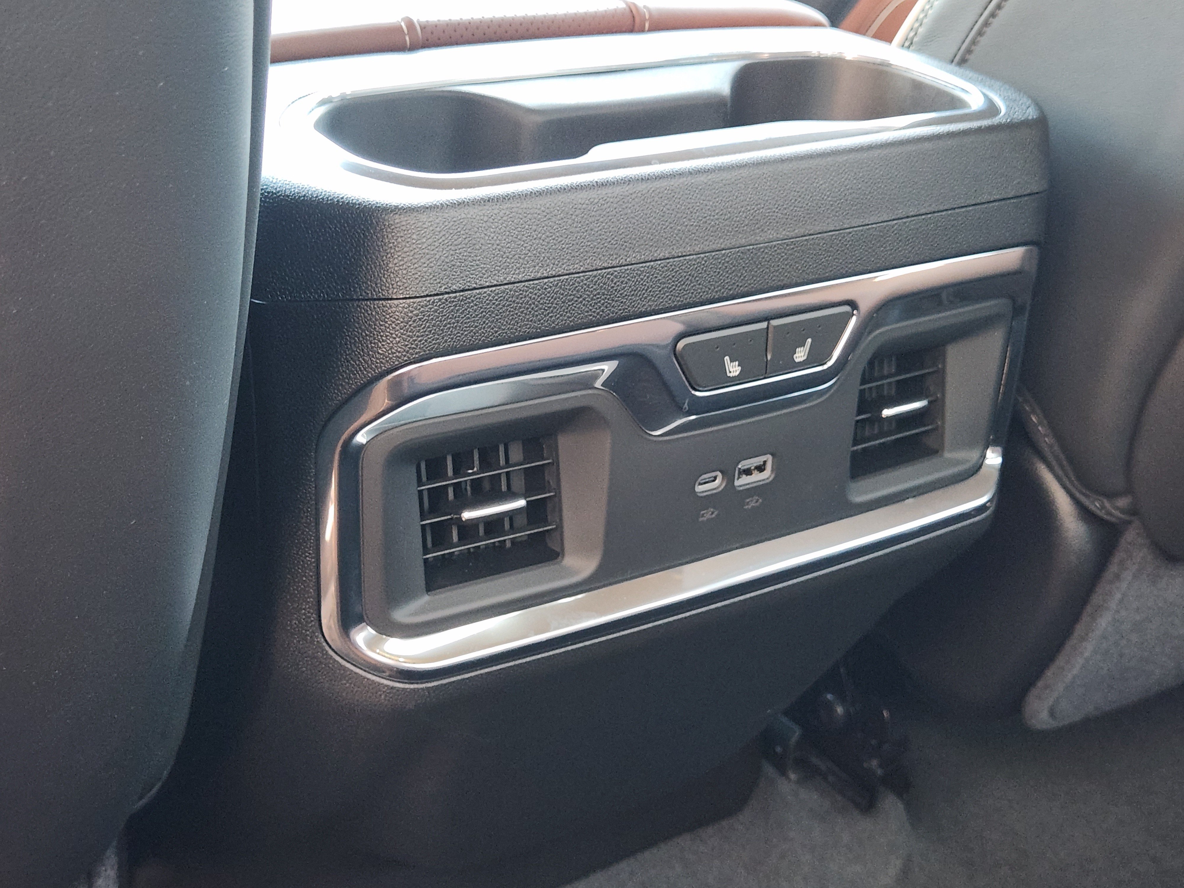 Used 2025 GMC Sierra 2500 Denali Ultimate AWD/4WD image 30