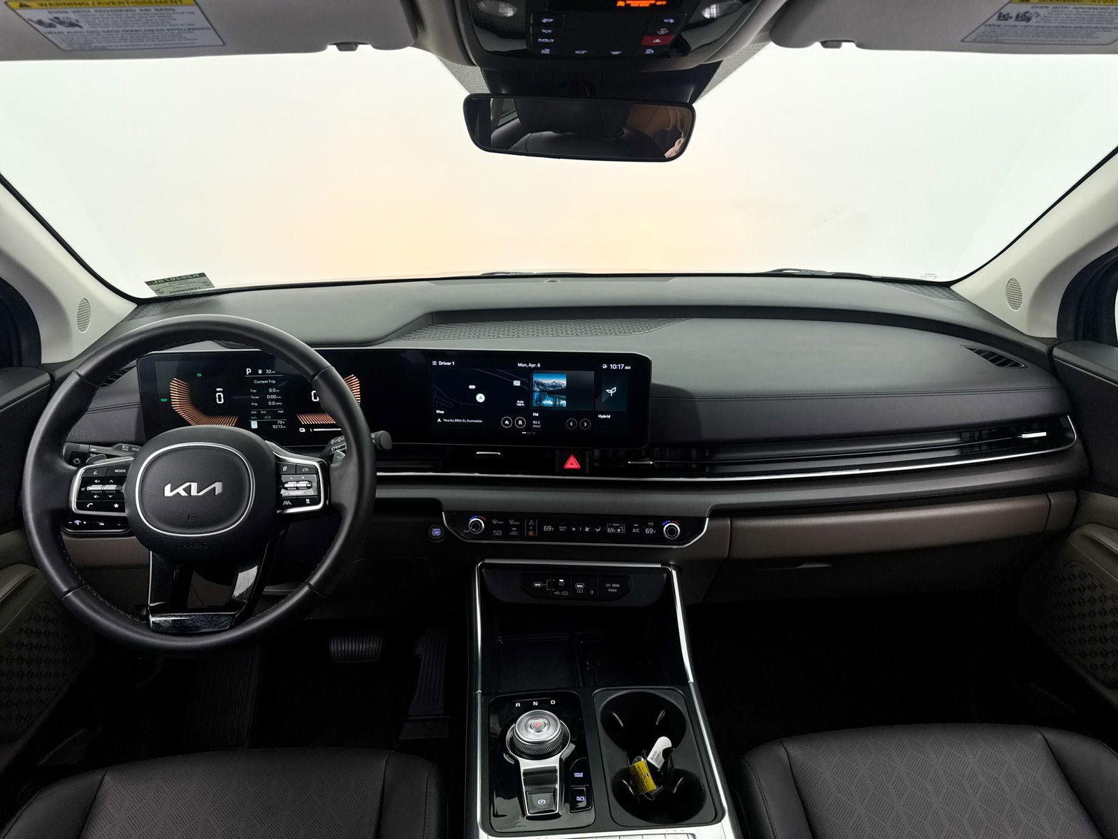 Certified 2025 Kia Carnival EX image 21