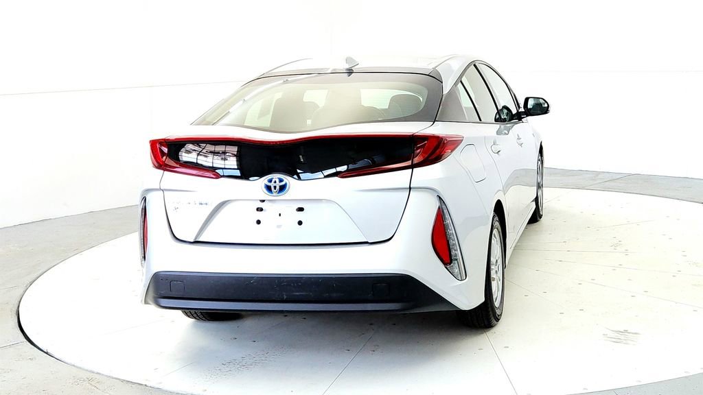 Certified 2018 Toyota Prius Prime Premium FWD image 5