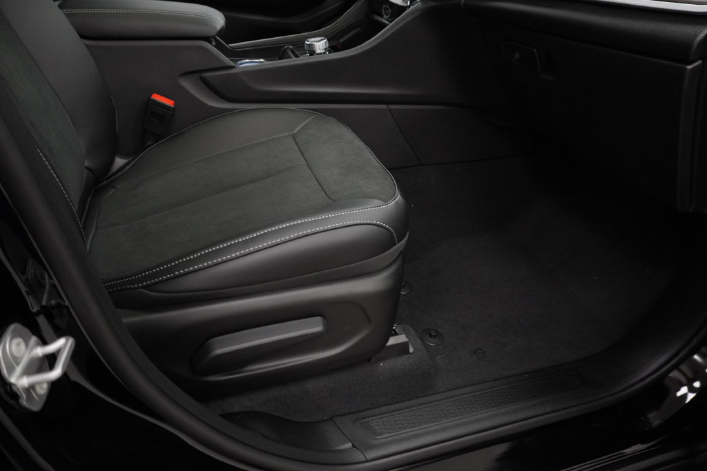 New 2026 Jeep Grand Cherokee Altitude AWD/4WD image 35