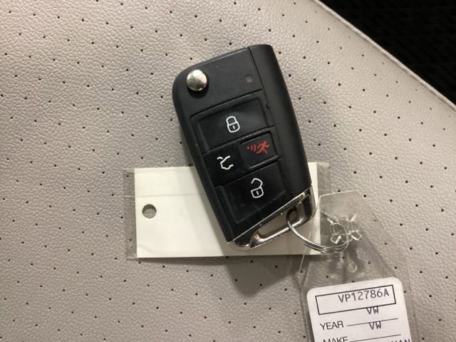 Used 2020 Volkswagen Tiguan SE w/ Panoramic Sunroof Package AWD/4WD image 26
