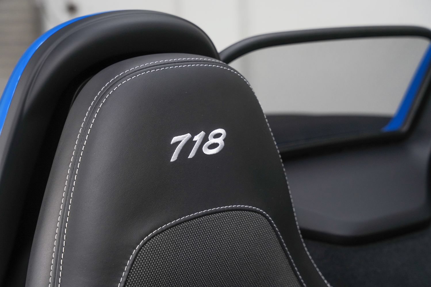 Used 2022 Porsche 718 Boxster RWD image 30