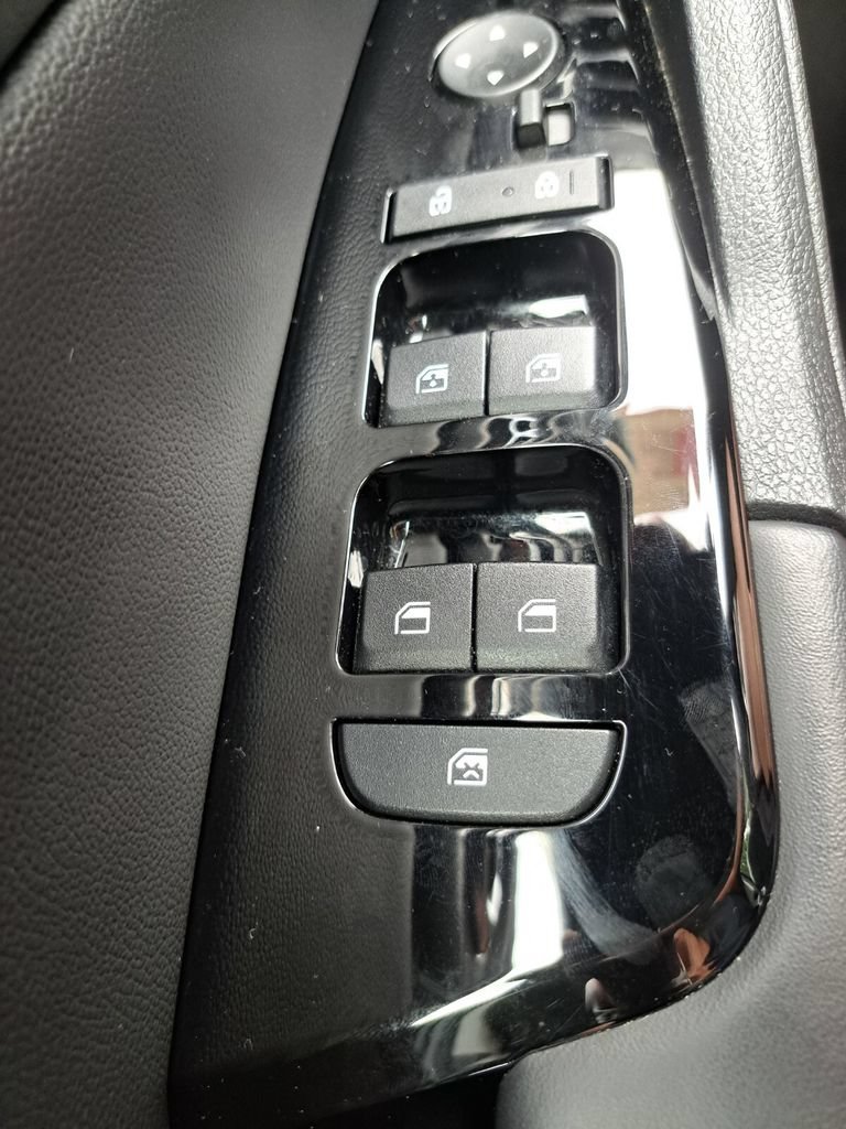 Used 2023 Kia Sportage SX AWD/4WD image 16