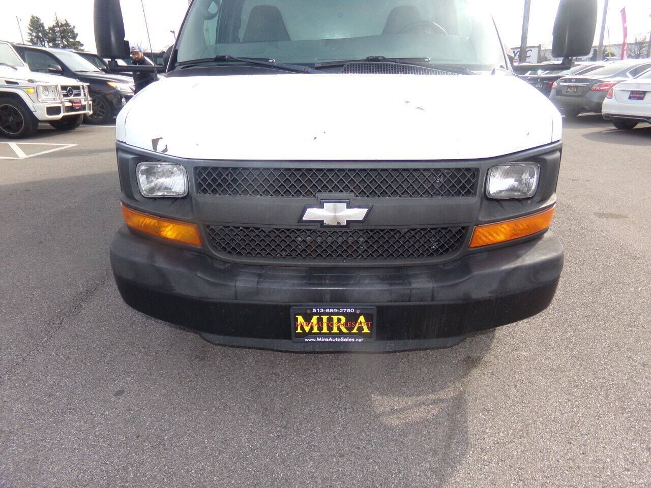 Used 2009 Chevrolet Express 3500 RWD image 40