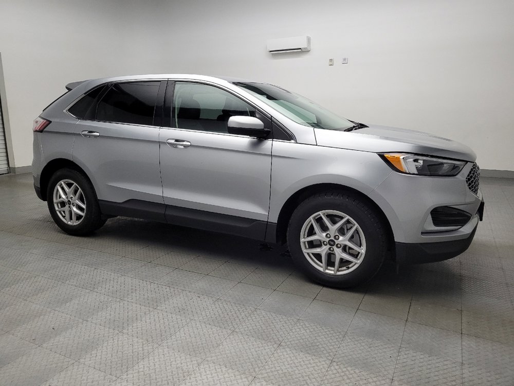 Used 2024 Ford Edge SEL image 11