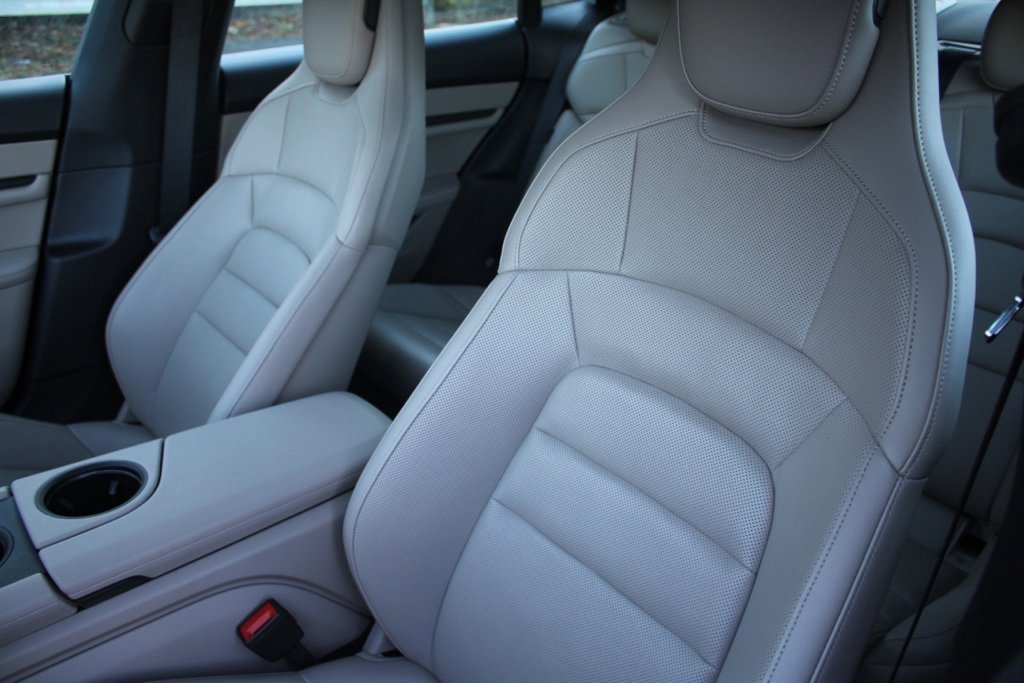 Certified 2024 Porsche Taycan image 31