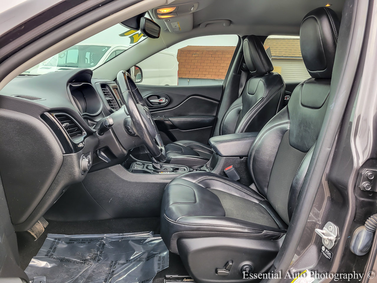 Used 2021 Jeep Cherokee Latitude Plus image 7