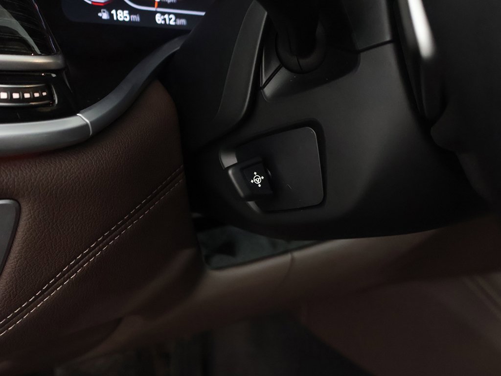 Used 2022 BMW 740i xDrive w/ Premium Package image 53