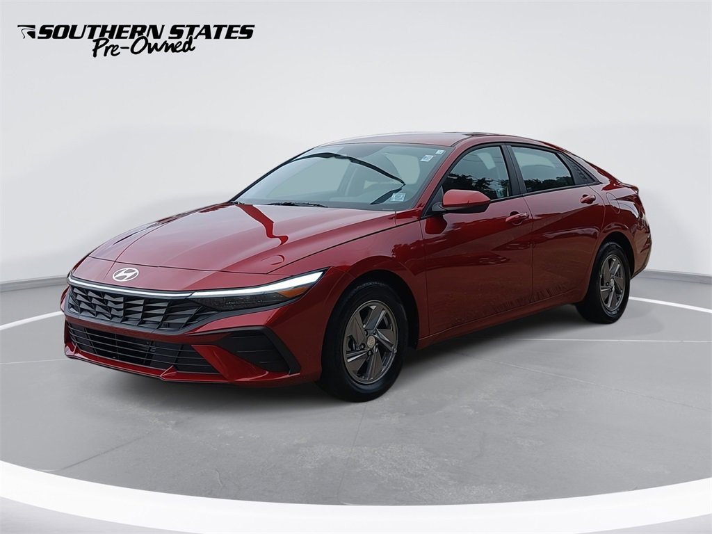 Certified 2025 Hyundai Elantra SE