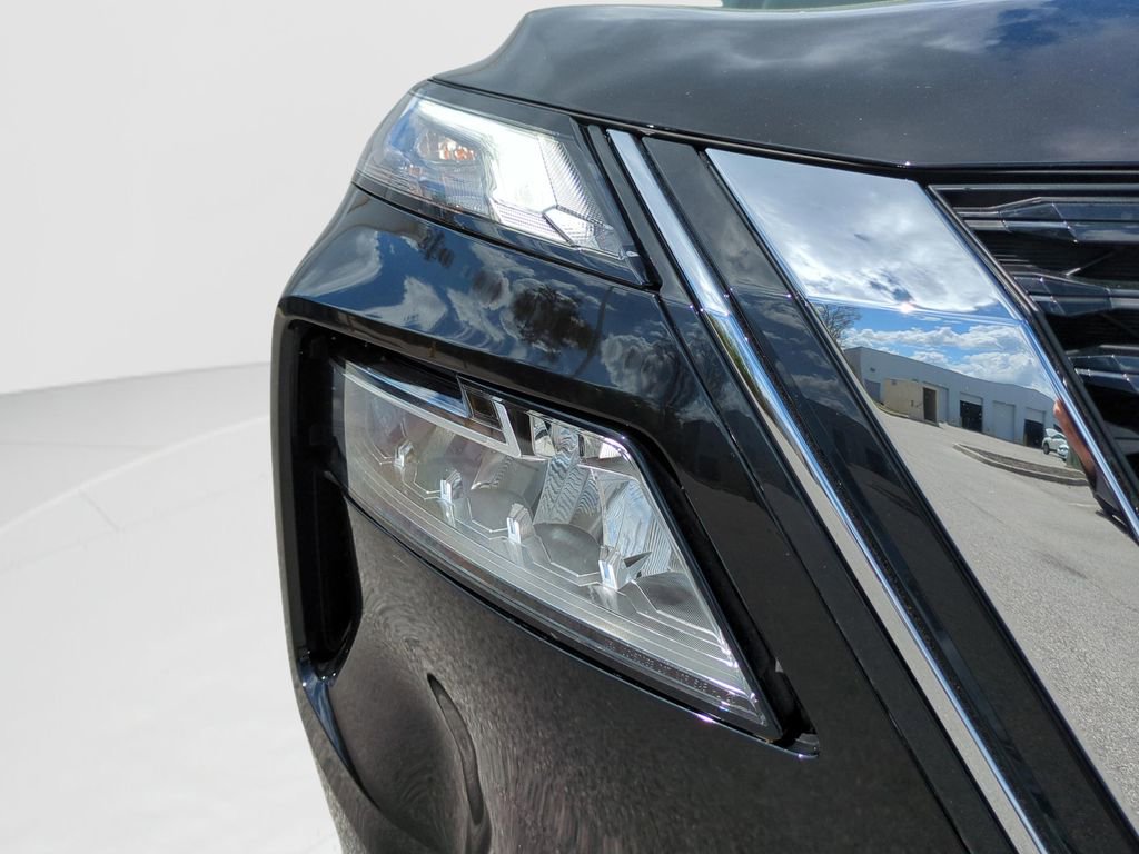 Certified 2023 Nissan Rogue SL image 9