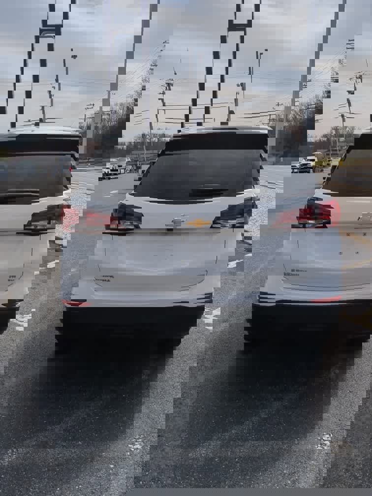 Used 2022 Chevrolet Equinox LS image 4