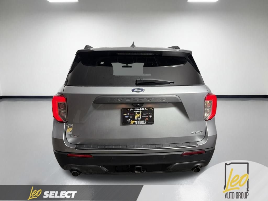 Used 2023 Ford Explorer XLT w/ Equipment Group 202A AWD/4WD image 7