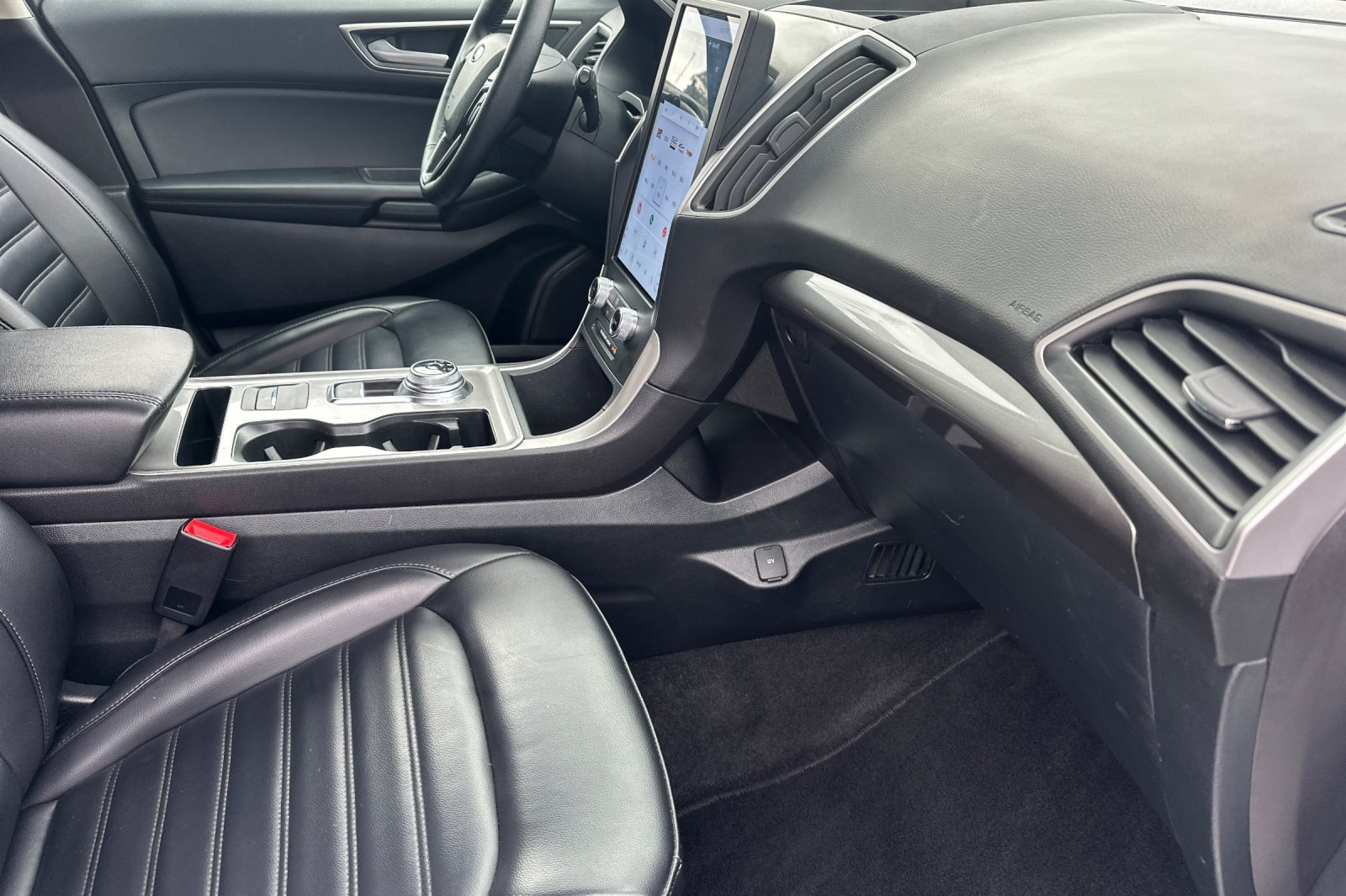 Used 2024 Ford Edge SEL AWD/4WD image 17