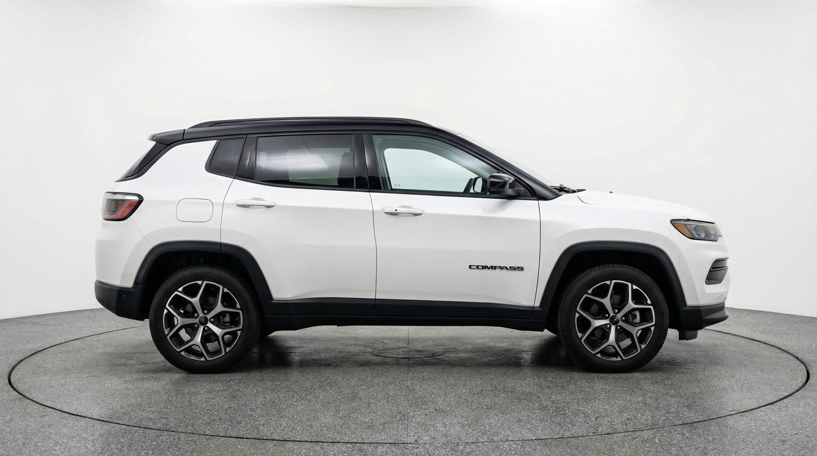 Used 2025 Jeep Compass Limited image 11
