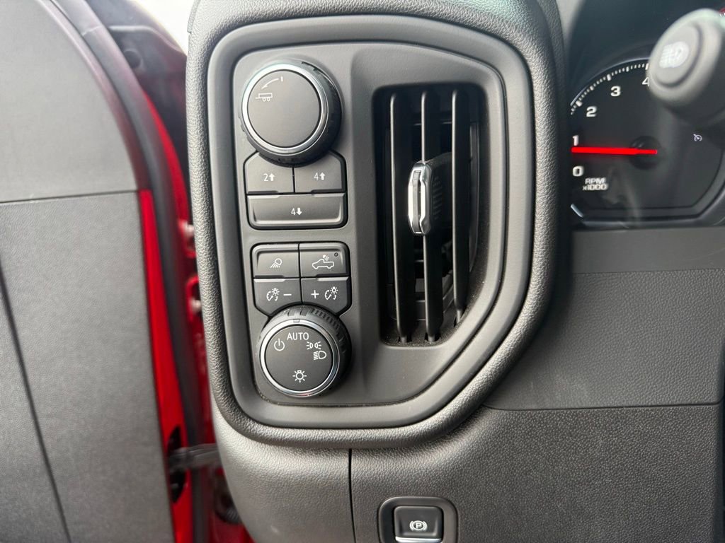 Used 2025 Chevrolet Silverado 2500 Custom w/ Custom Value Package image 24