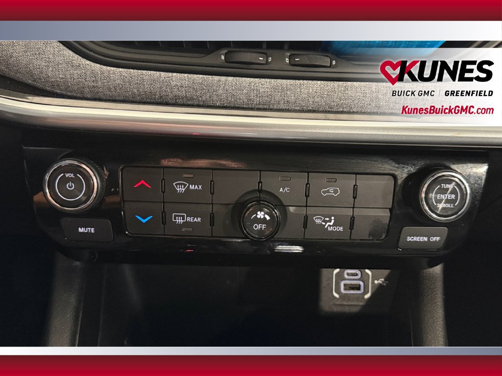 Used 2024 Jeep Compass Latitude AWD/4WD image 26