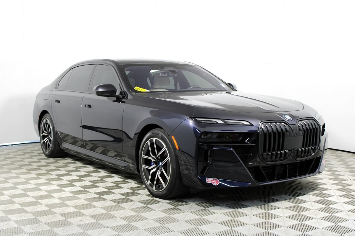 Used 2023 BMW i7 xDrive60 AWD/4WD image 47
