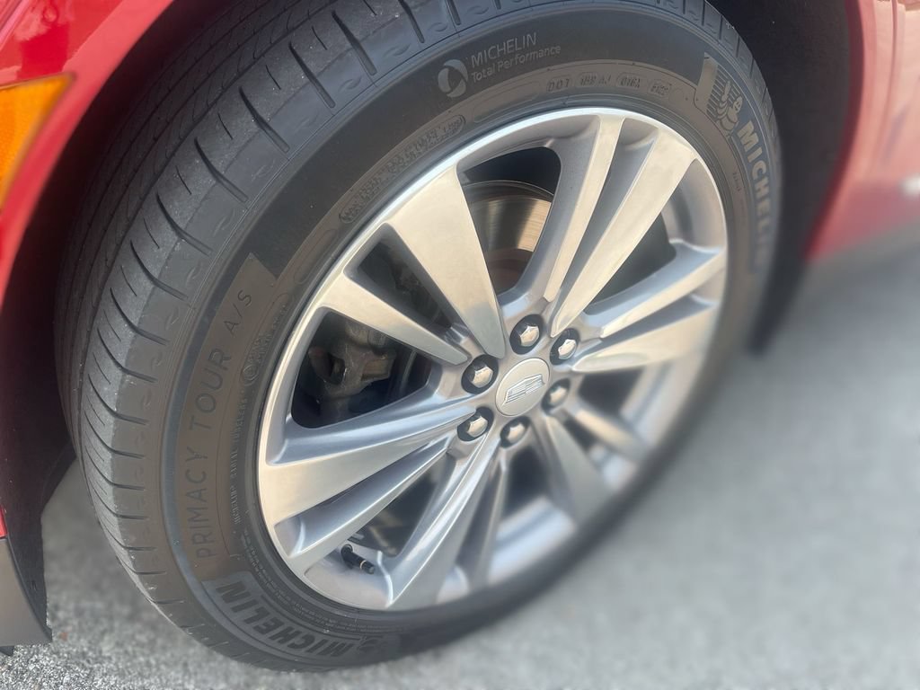 Used 2023 Cadillac XT5 Premium Luxury w/ Technology Package AWD/4WD image 2