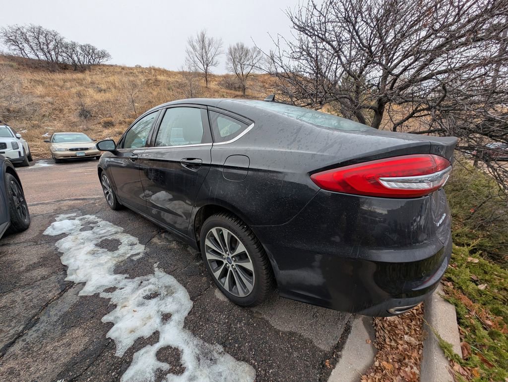 Used 2020 Ford Fusion SE image 16