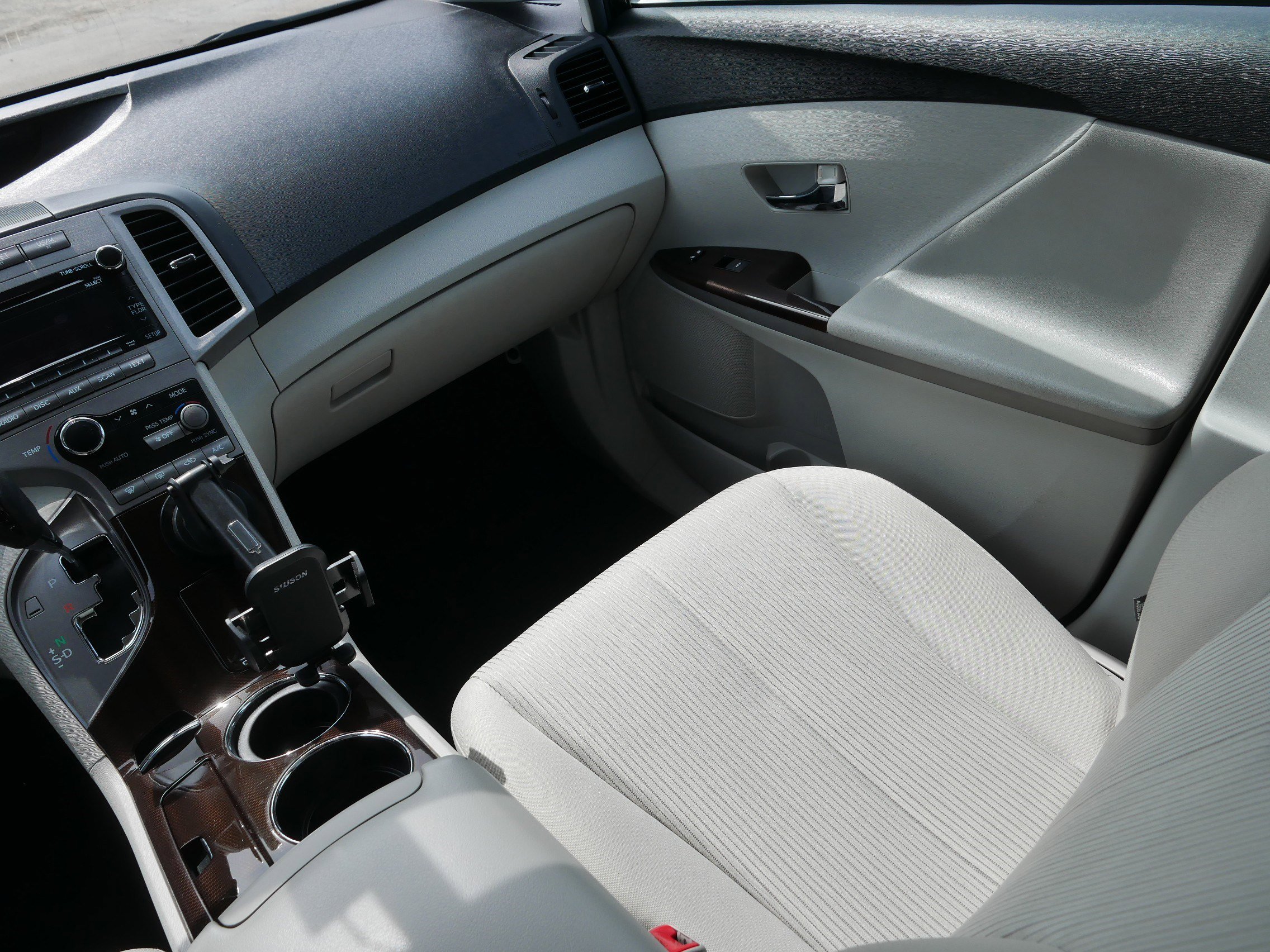 Used 2012 Toyota Venza LE AWD/4WD image 11