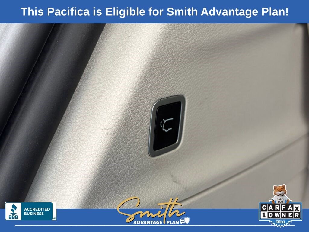 Used 2023 Chrysler Pacifica Touring-L image 13