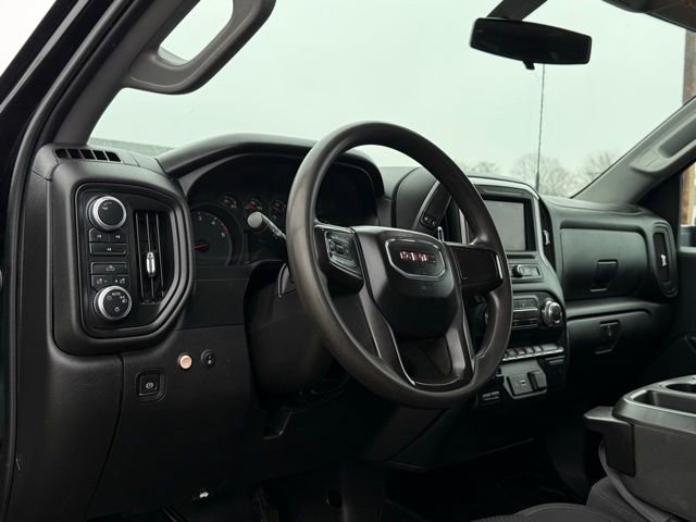 Used 2021 GMC Sierra 2500 4x4 Crew Cab w/ Gooseneck/5TH Wheel Package image 11