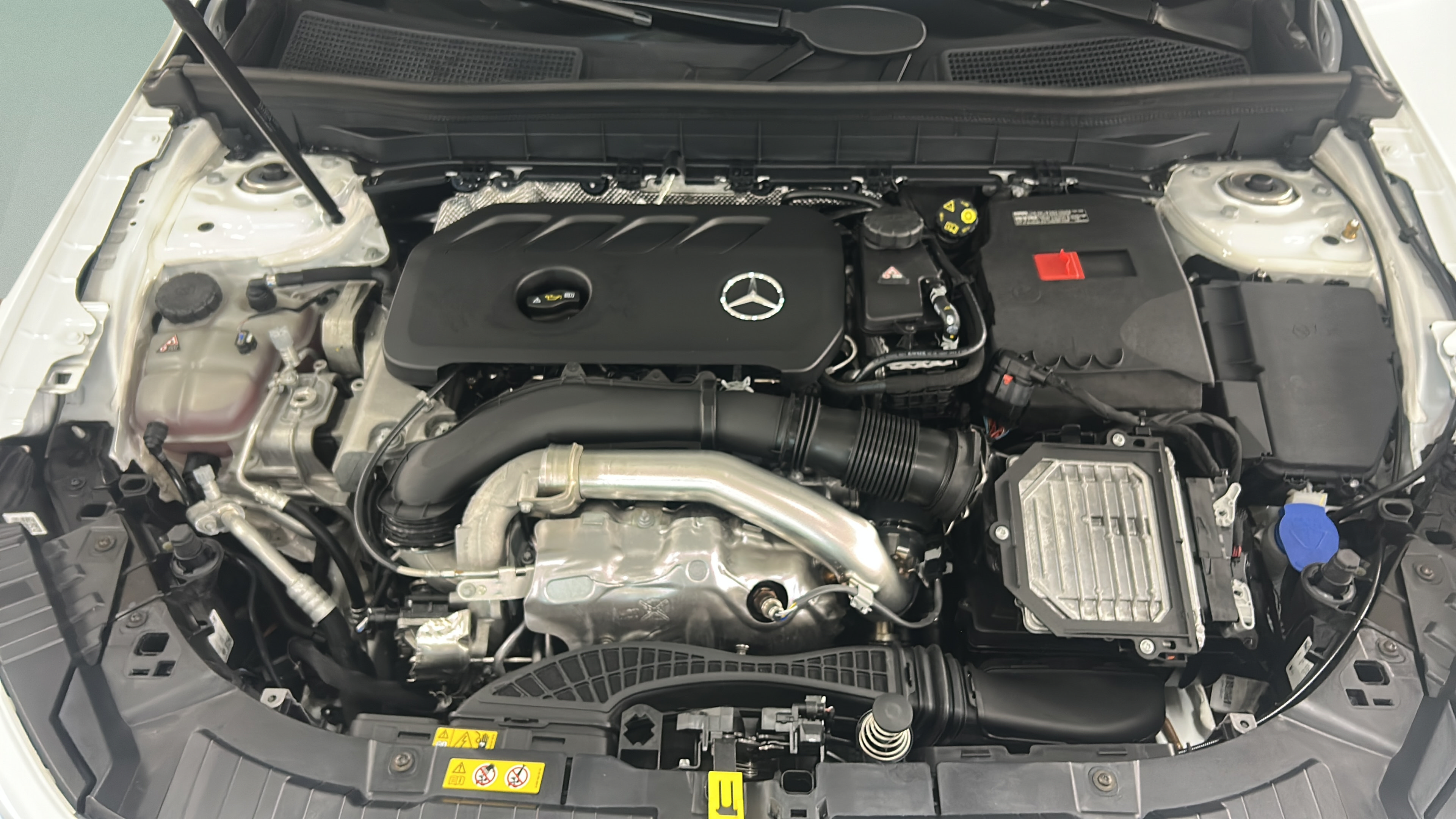 Used 2025 Mercedes-Benz GLB 250 image 38