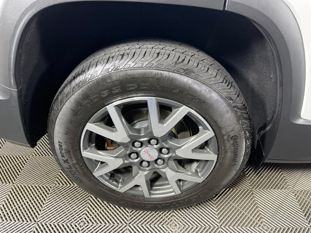 Certified 2022 GMC Acadia SLE w/ Driver Convenience Package FWD image 14
