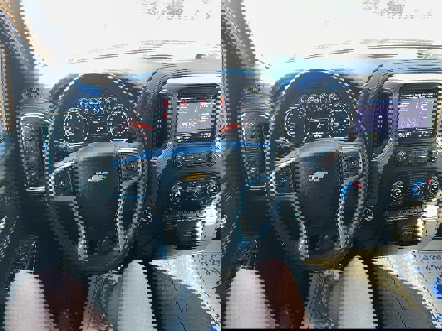 Used 2022 Chevrolet Silverado 1500 LT image 13