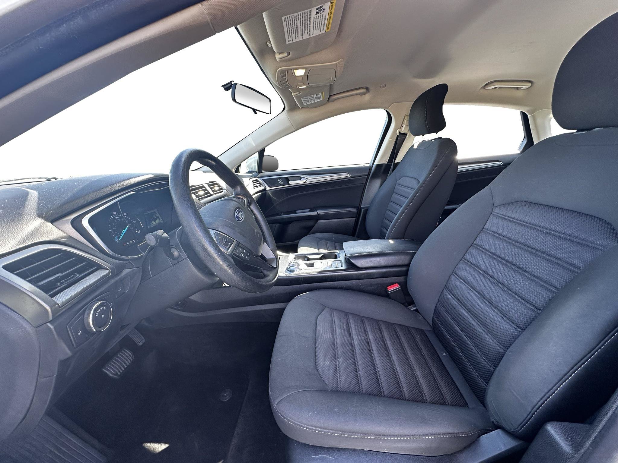 Used 2018 Ford Fusion SE FWD image 11