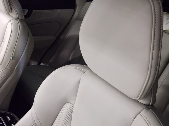 New 2026 Volvo XC60 B5 Ultra w/ Protection Package Premier AWD/4WD image 15