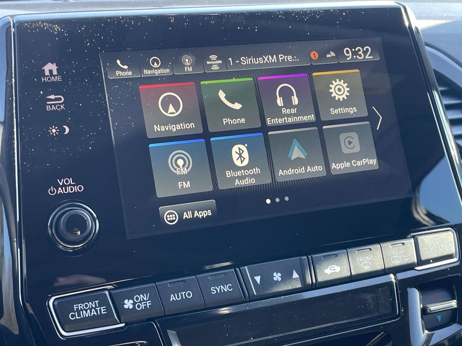 Used 2024 Honda Odyssey Elite image 4