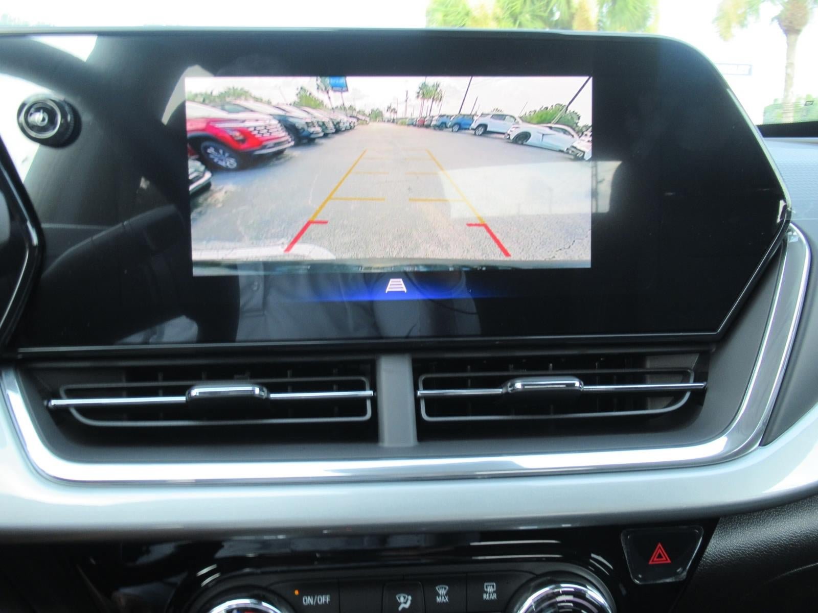 New 2026 Chevrolet Trax LT w/ Sunroof Package FWD image 30