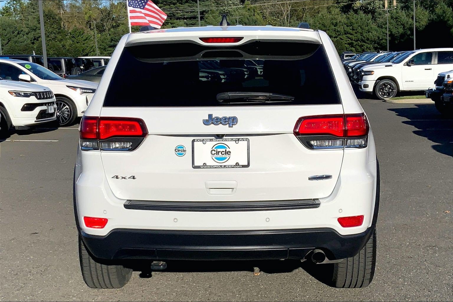 Used 2020 Jeep Grand Cherokee Laredo w/ Quick Order Package 2BN North AWD/4WD image 4