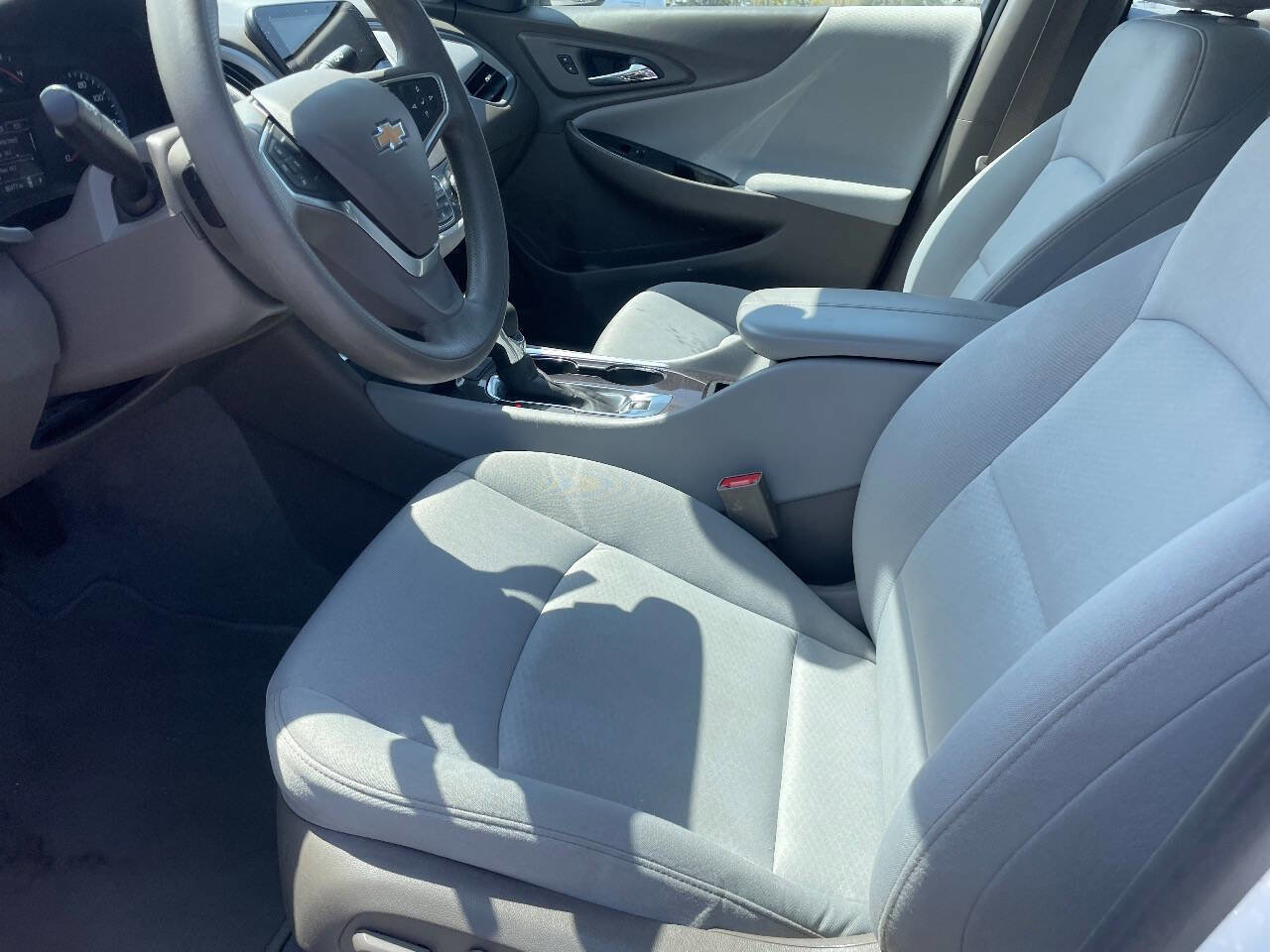 Used 2022 Chevrolet Malibu LT FWD image 9