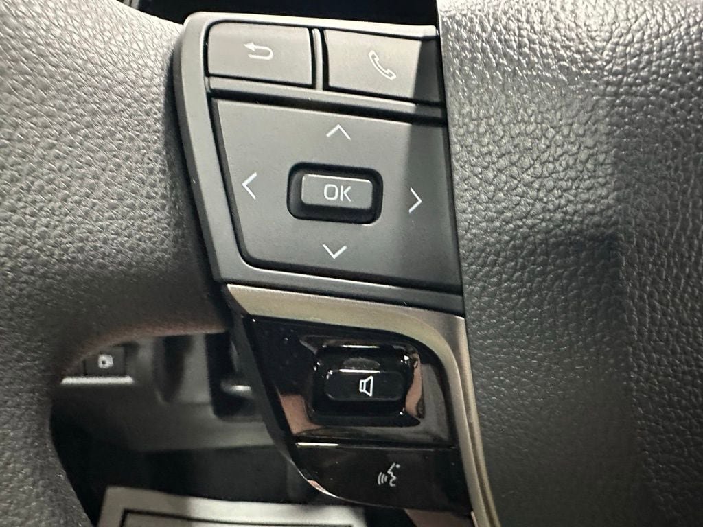 Used 2025 Toyota Camry LE FWD image 19
