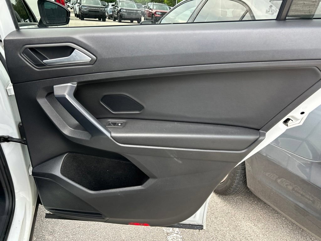 Used 2021 Volkswagen Tiguan SE R-Line FWD image 47
