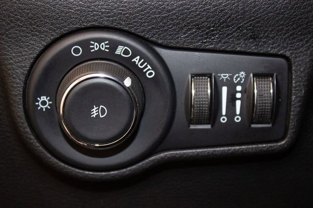 Used 2022 Jeep Compass Latitude image 32