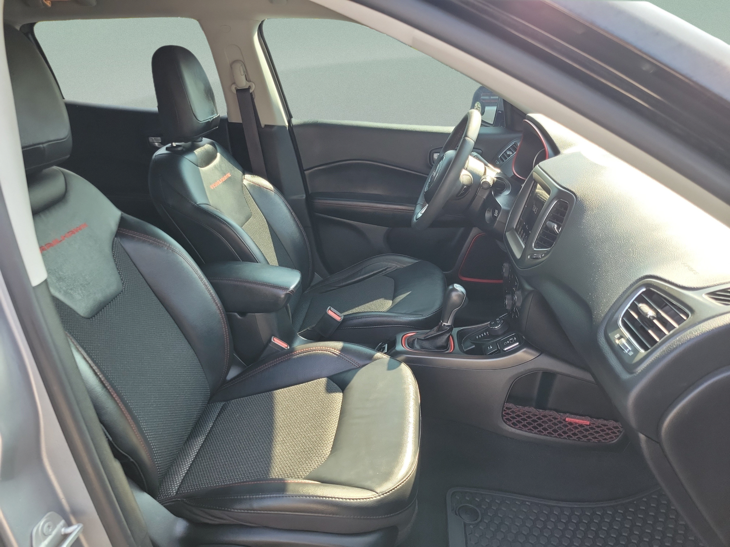 Used 2021 Jeep Compass Trailhawk AWD/4WD image 28