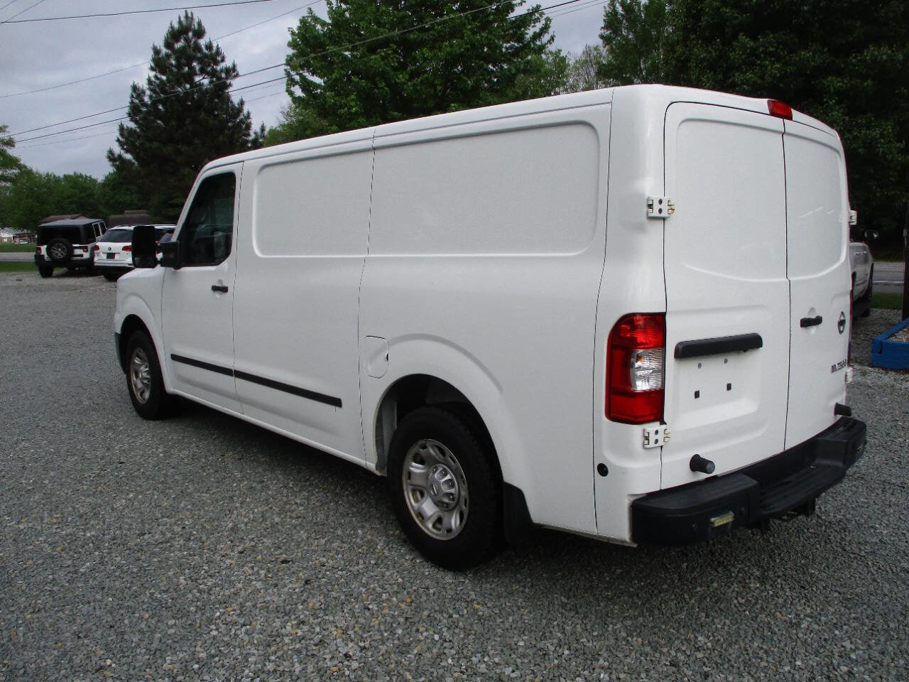 Used 2018 Nissan NV 2500 SV RWD image 3