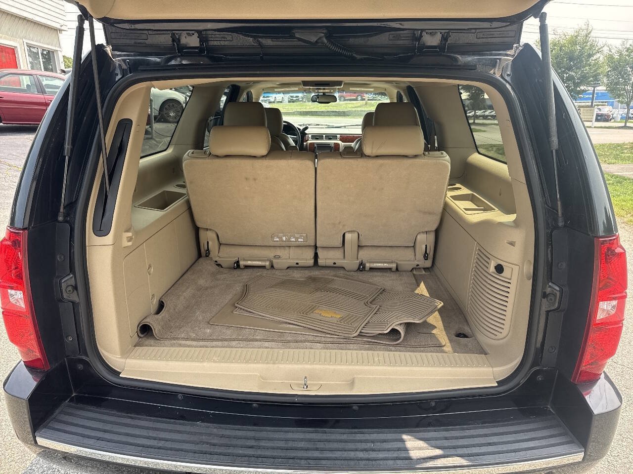 Used 2013 Chevrolet Suburban LTZ AWD/4WD image 15