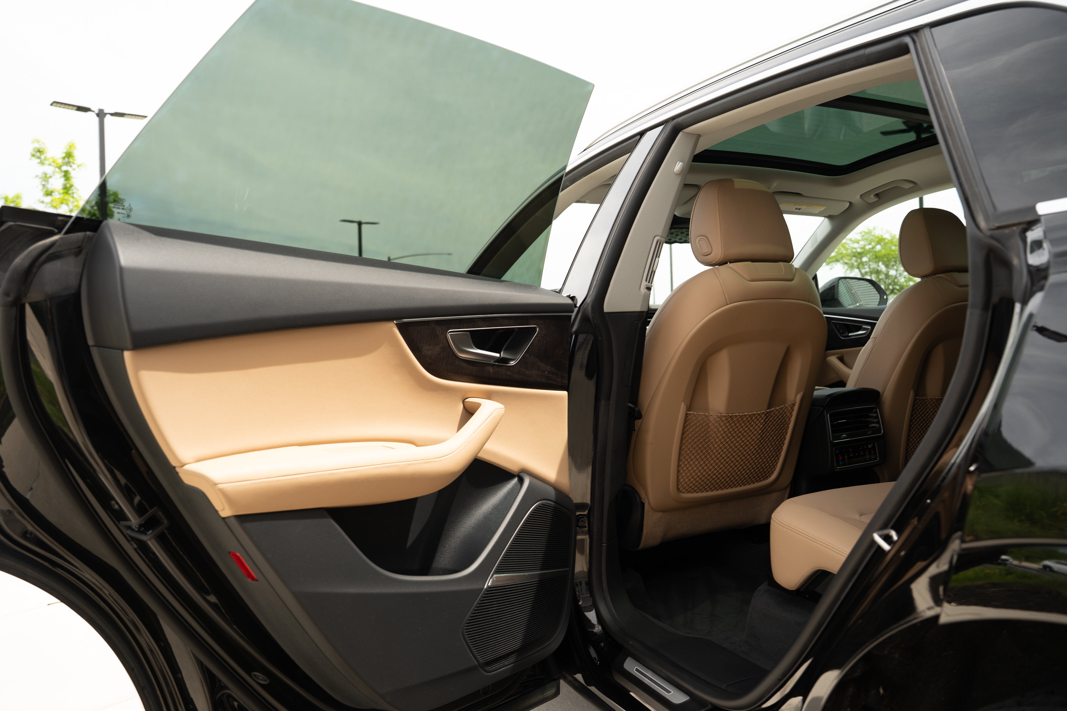 Certified 2023 Audi Q8 Premium Plus AWD/4WD image 28