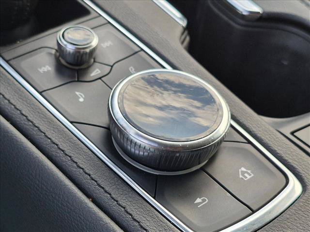 Used 2022 Cadillac XT4 Premium Luxury w/ Enhanced Visibility Package FWD image 10