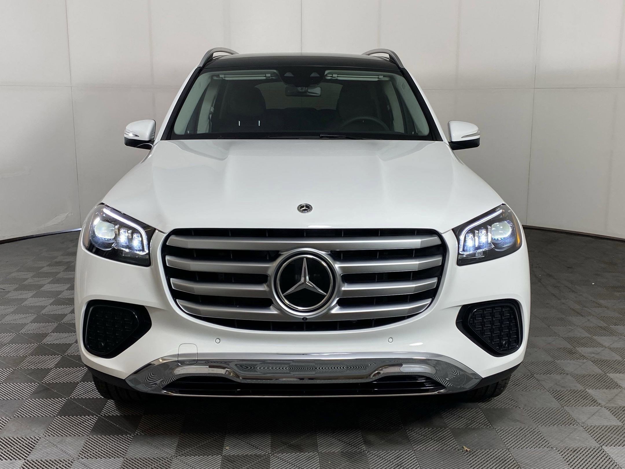New 2025 Mercedes-Benz GLS 450 4MATIC image 5
