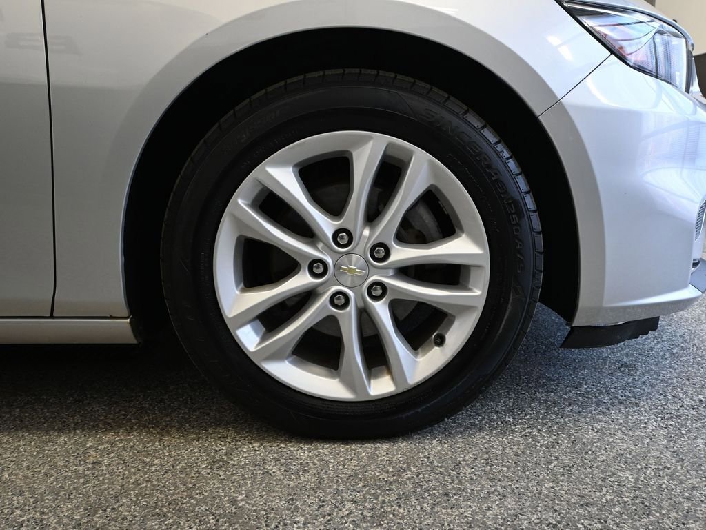 Used 2018 Chevrolet Malibu LT w/ LPO, Convenience Package 2 image 16