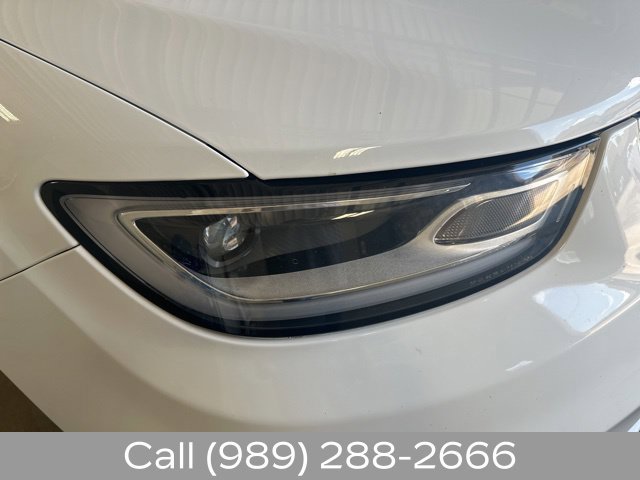 Used 2023 Chrysler Pacifica Touring-L FWD image 8