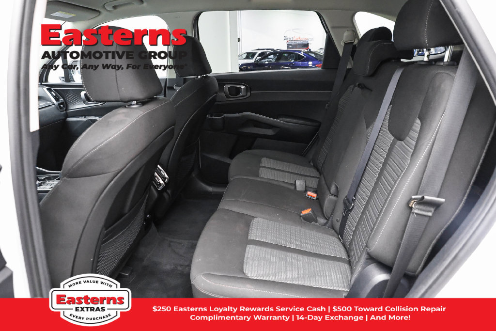 Used 2023 Kia Sorento LX FWD image 21