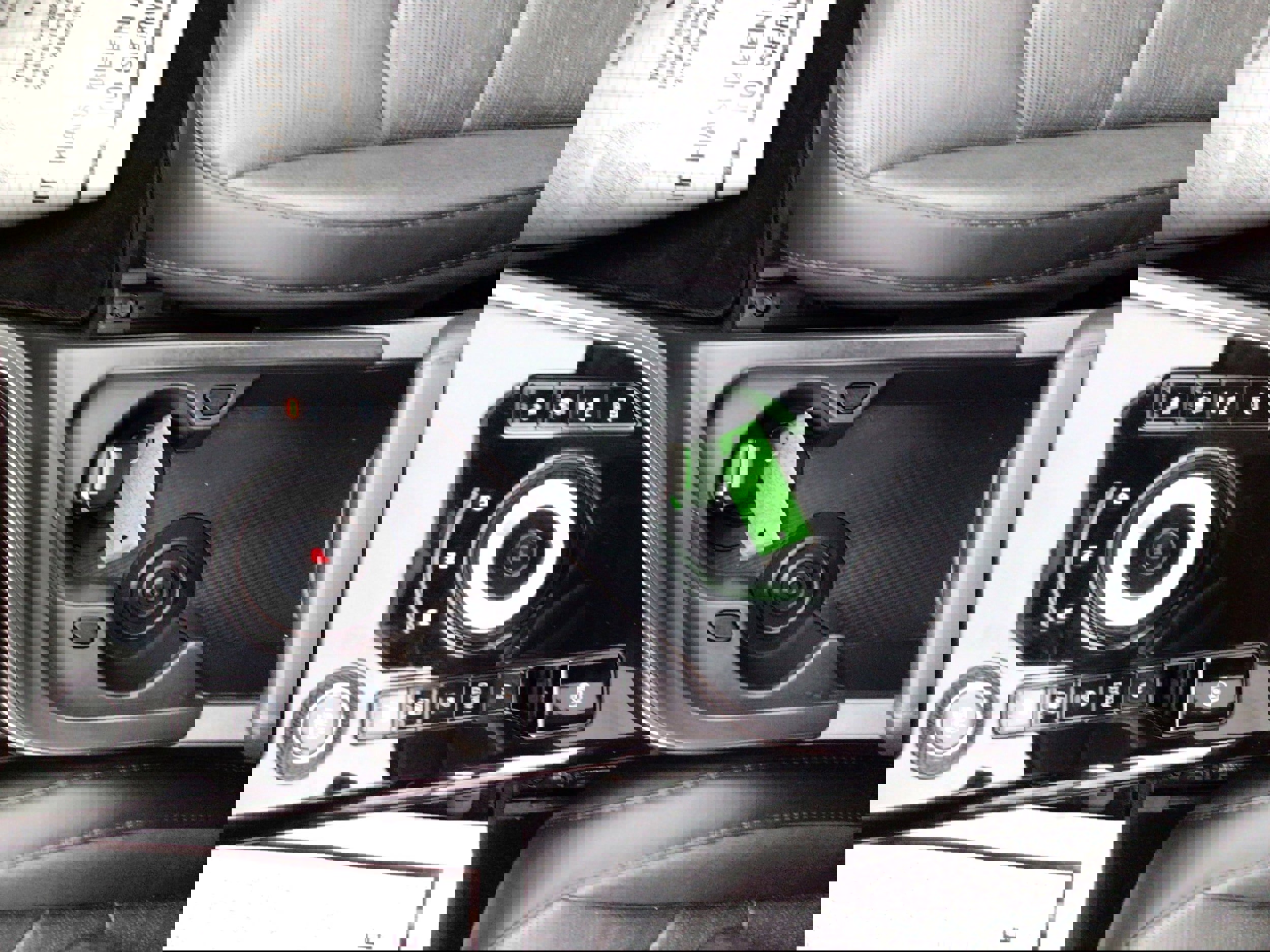 Used 2023 Kia Niro SX Touring image 19