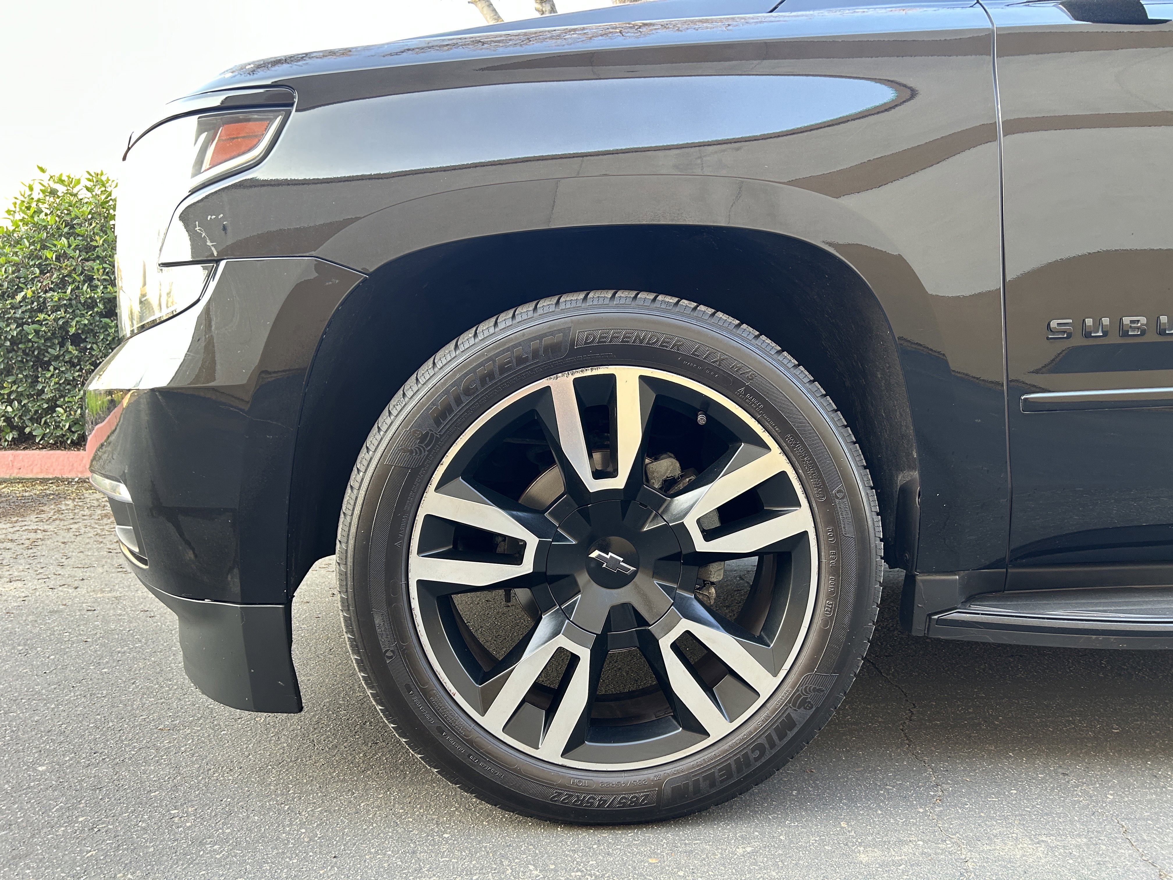 Used 2019 Chevrolet Suburban Premier image 8