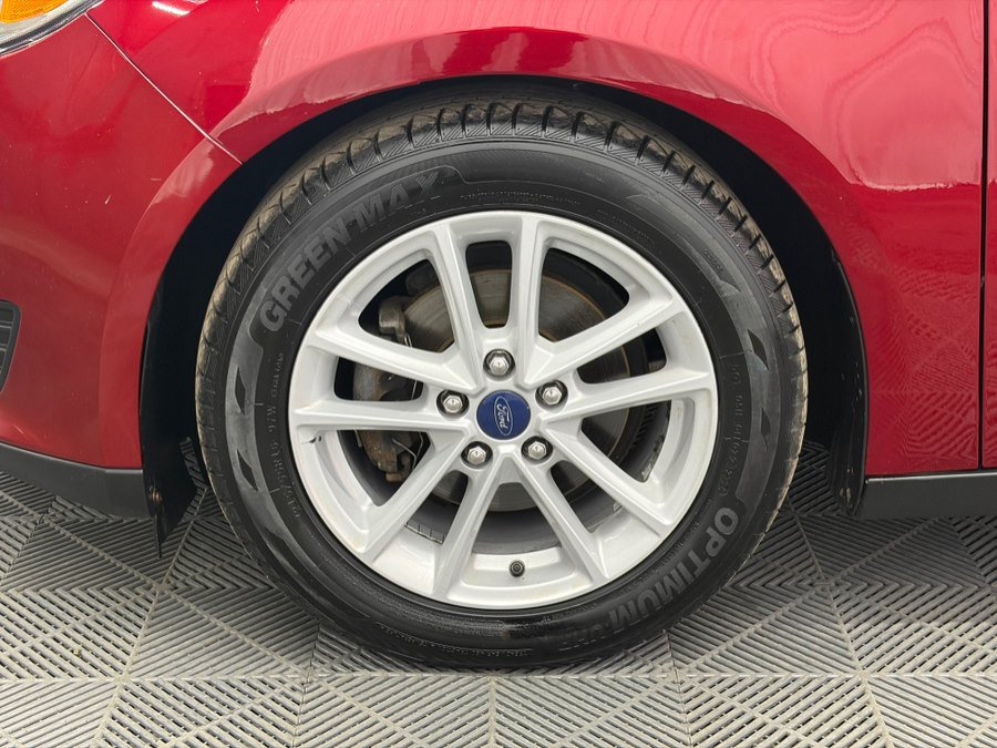 Used 2017 Ford Focus SE w/ Cold Weather Package FWD image 31